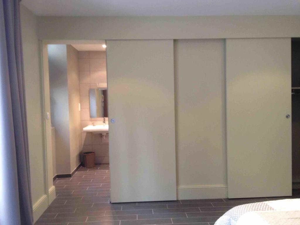 Chambre D'Hotes Les Rives De La Tronne Mer Room photo